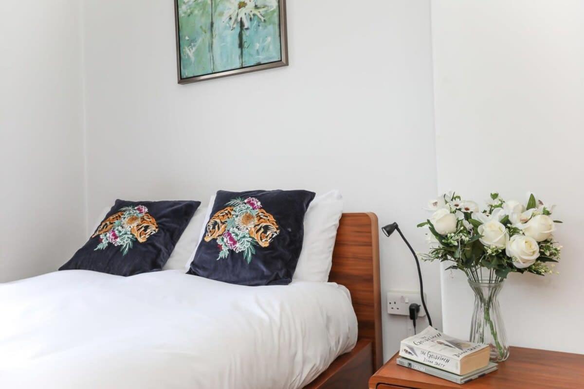 2 Bedroom Apartment In Waterloo Central Londra Dış mekan fotoğraf